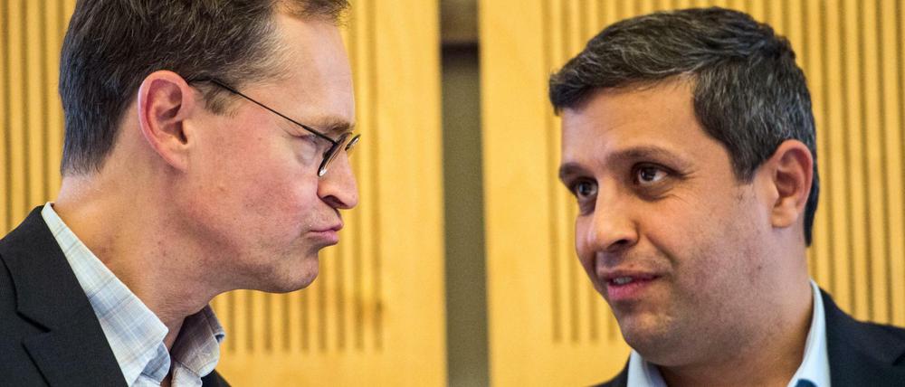 Berlins Regierender Bürgermeister Michael Müller (l, SPD) und der Fraktionsvorsitzende der SPD, Raed Saleh. 