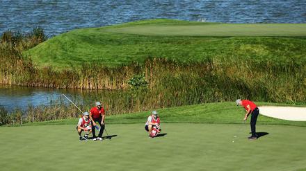 Viel Grün für Rot. Die US-Golfer führen nach dem ersten Tag im Ryder Cup.