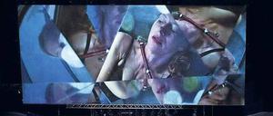 Szenenbild aus Katie Mitchells „Schatten“-Inszenierung.