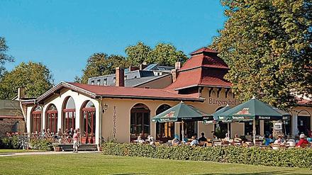 Idylle pur. Das im historischen Stil nach der Wende neu errichtete Gebäude des Bürgerhofs. 