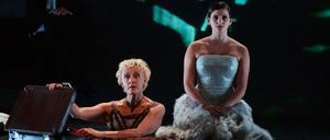 Maria Husmann als alte und Josephine Renelt als junge Tilla Durieux.
