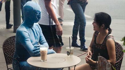 Kunst in der Stadt. Momentaufnahme von "People looking at People".