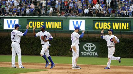 Ein gewohntes Bild in dieser Saison. Die Chicago Cubs feiern einen Sieg - 103 Mal war das 2016 der Fall.