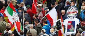 Pegida-Anhänger am Tag der Deutschen Einheit in Dresden.