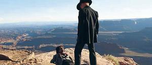 Mensch oder Maschine? Der Revolverheld (Ed Harris, vorne) in der Serie „Westworld“ ist der Wiedergänger des legendären Film-Cowboys Gunslinger aus den 1970er Jahren.
