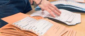 Zettel und Wirtschaft. Im knappsten Wahlkreis Berlins könnte noch einmal alles ganz anders kommen.