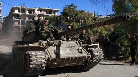 Ein Panzer der Assad-Truppen in Aleppo.