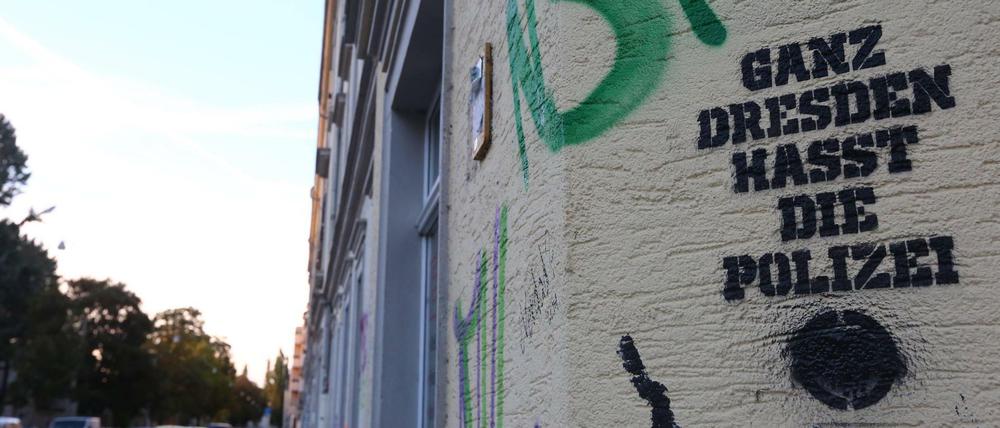 Graffiti gegen die Polizei in Dresden  