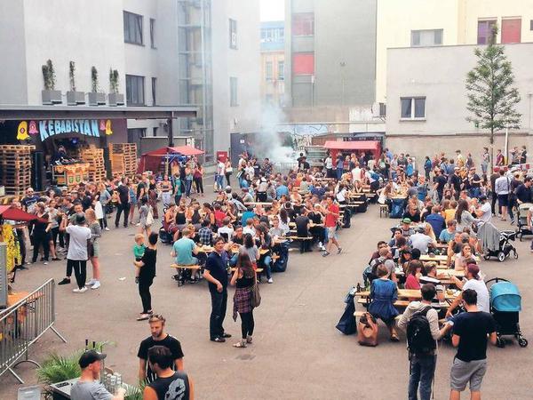 Willkommen bei „Kebabistan“, dem interkulturellen Streetfoodfestival zur Rettung der Kebab-Kultur.