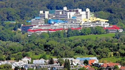 Ehrensenator in Konstanz. Der Unternehmer Kurt Lion könnte mit der DDR „Umgehungsgeschäfte“ gemacht haben. Dabei hinterzogen die beteiligten Unternehmen Zölle und die Einfuhrumsatzsteuer und erhielten eine Umsatzsteuerrückvergütung. 