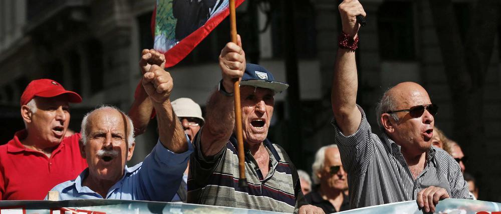 Rentner in Griechenland während einer Demonstration gegen die Sparpolitik des Landes am Montag.