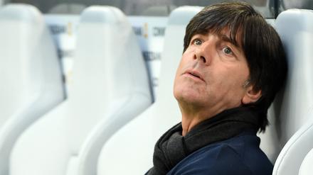 Joachim Löw hat Kritik geäußert am Umgang mit den Bundesliga-Trainern.