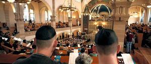 Unheimliche Nähe. Planten die NSU-Terroristen einen Anschlag auf die Synagoge in der Rykestraße? Ein Zeuge will Uwe Mundlos und Beate Zschäpe im Jahr 2000 in der Nähe des größten jüdischen Gotteshauses in Deutschland erkannt haben. 