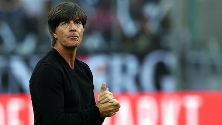 Blickt er einem kleinen Wunder der Tschechen entgegen? Bundestrainer Joachim Löw vor dem WM-Qualifikationsspiel am Samstag in Hamburg.