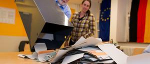 Stimmt alles mit den Stimmen? Ein paar Mal musste nachgezählt werden in Berlin.