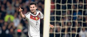 Der letzte Jubel. Vor über einem Jahr, im September 2015, erzielte Ilkay Gündogan sein bisher letztes Auswahltor. Es war der Treffer zum 3:2-Sieg im EM-Qualifikationsspiel im Hampton Park zu Glasgow gegen Schottland. 