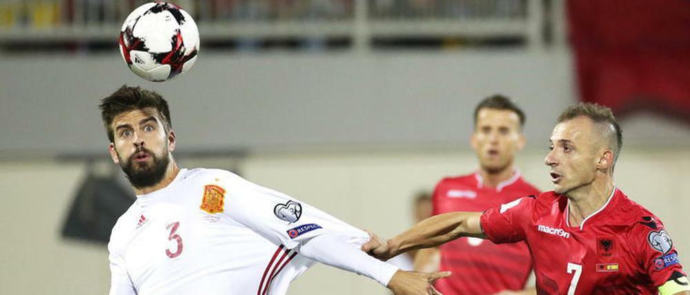 Alles sauber? Gerard Pique (l.) will sich nicht mehr verteidigen müssen.