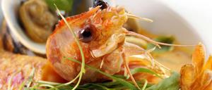 In der Brühe können verschiedene Stücke Fisch schwimmen, das macht den Qualitätsunterschied aus.