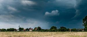 Dunkle Wolken. Im Dorf Insel erinnert heute nichts mehr an die Demonstrationen.