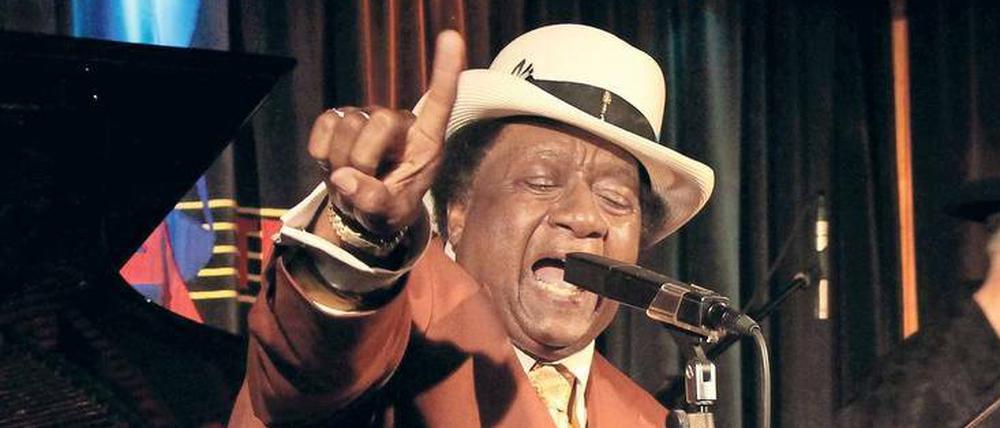 In Hut und Blues. Die Kopfbedeckung ist zum Markenzeichen von EB Davis geworden. 