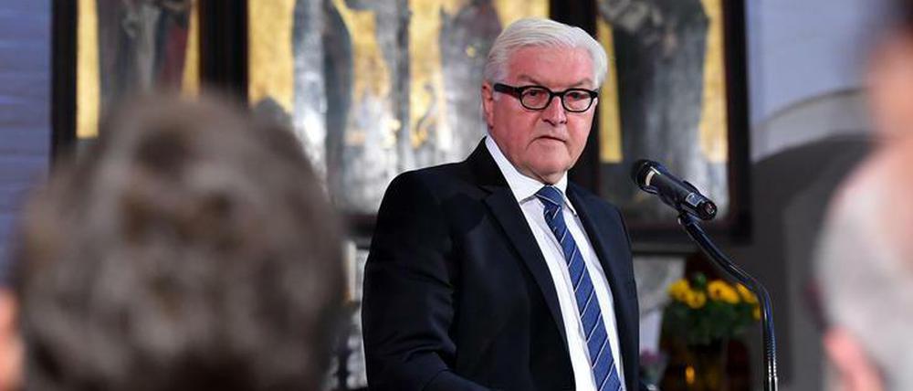 Laudatio im Dom: Frank-Walter Steinmeier würdigt das Menschenrechtszentrum Cottbus.