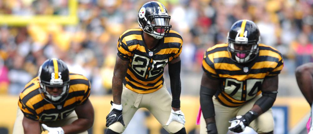 Ihr kommt hier nicht durch: Die Pittsburgh Steelers mit auffälligen Trikots und einem ungefährdeten Sieg gegen die Jets.