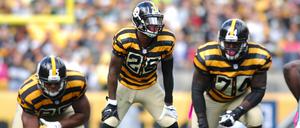 Ihr kommt hier nicht durch: Die Pittsburgh Steelers mit auffälligen Trikots und einem ungefährdeten Sieg gegen die Jets.