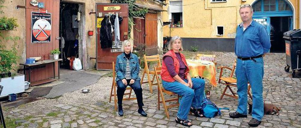 Wilhelm „Willi“ Hardes, Ingrid Gaubatz und Elisabeth Martensen sollen nach vielen Jahren aus ihrem Haus ausziehen.