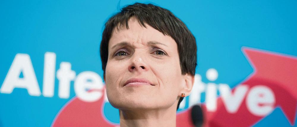 Unzulässige Mauschelei in Sachsen? AfD-Chefin Frauke Petry
