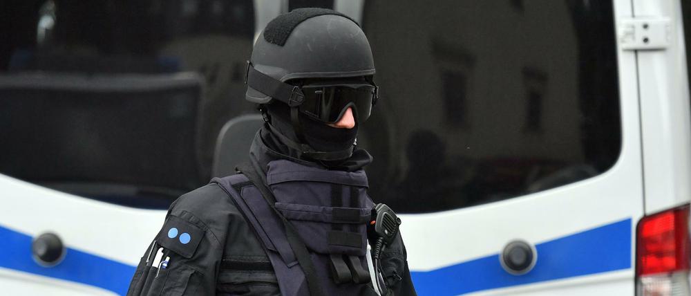 Bewaffnete Polizisten in Chemnitz.