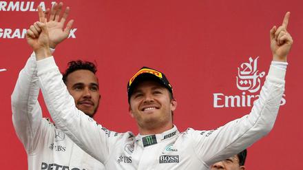 Nico Rosberg (r.) und Lewis Hamilton.