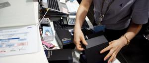 Nach dem Debakel hat Samsung beschlossen, die Produktion des Galaxy Note 7 komplett einzustellen. 