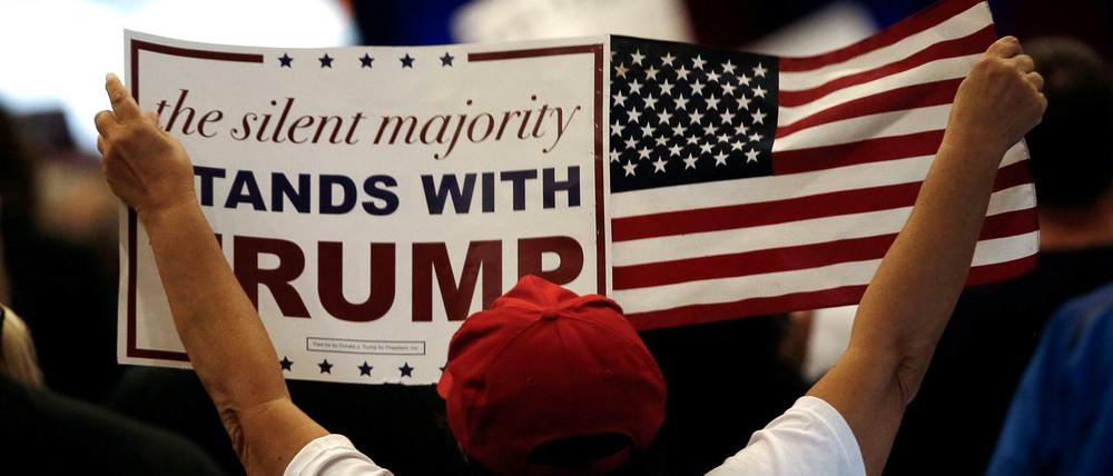 Noch hat Donald Trump Unterstützer, aber die werden vor allem in den Reihen der Parteikollegen und Spender immer weniger.