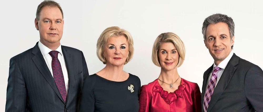Stehen der Stiftung vor: Aart de Geus, Liz Mohn, Brigitte Mohn, Jörg Dräger (von links).