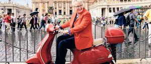 Römisches Lebensgefühl. Annette Schavan hat sich eine Vespa angeschafft. Manchmal fährt die Botschafterin mit dem Roller auch zum Petersplatz. 