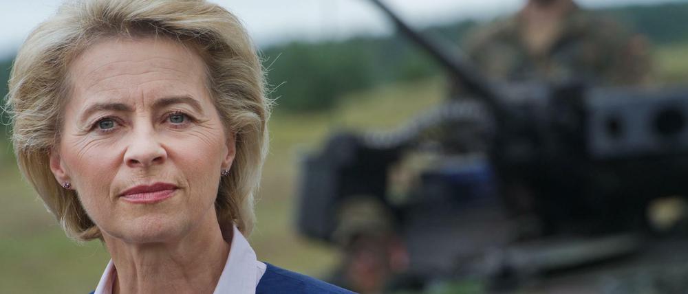 Bundesverteidigungsministerin Ursula von der Leyen (CDU) bei einem Besuch der Panzergrenadierbrigade 41 "Vorpommern" in Torgelow.