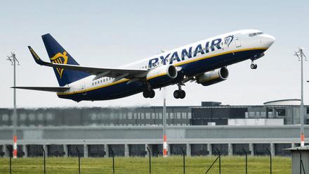 Was tun, wenn der Flieger nicht pünktlich abhebt? Bei Verspätungen von über drei Stunden kann man eine Entschädigung verlangen. 