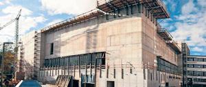 Noch Rückseite, bald Schauseite. Das Deutschlandhaus wird Stiftungszentrum. Foto: H.M. Sewcz Repro: Kai-Uwe Heinrich