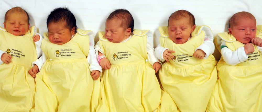 Kindersegen: 1,5 Kinder bekommt eine Frau im Schnitt in Deutschland. Das sind so viele wie seit 33 Jahren nicht mehr.