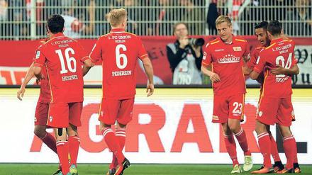 Wir halten zusammen. Der 1. FC Union präsentiert sich bislang gut eingespielt. Auch am Sonntag gegen Hannover?