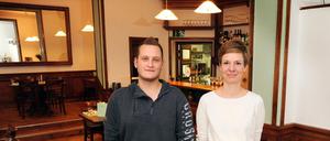 Das Team von Joynes Kitchen in der Mommsenstraße. Tim De Mattia und Lucia Schmalstieg freuen sich auf Besuch.