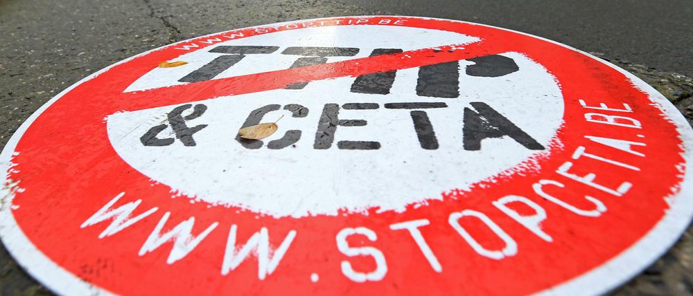 In Brüssel protestierten am Donnerstag Tausende Menschen gegen das Freihandelsabkommen.