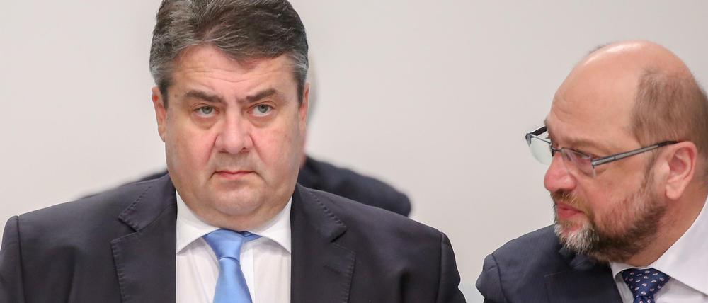 Sigmar Gabriel und Martin Schulz, hier auf einem SPD-Parteitag.