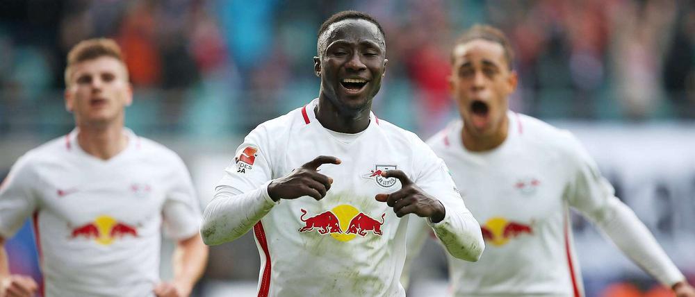 Naby Keita bejubelt seinen Treffer zum 1:0 für Leipzig.