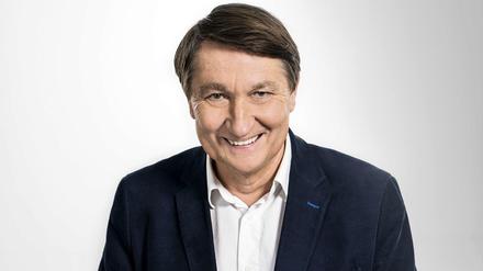  Ulli Zelle ist mit einer kleineren Unterbrechung seit 1984 zunächst für den SFB, später für den RBB als Reporter und Moderator („Heimatjournal“) tätig.