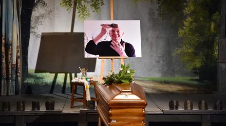 Dario Fo, der Theaterzampano und Literaturnobelpreisträger, wurde am 14.Oktober in Mailand beigesetzt.