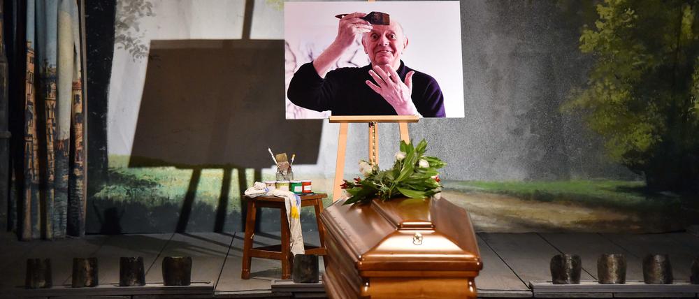 Dario Fo, der Theaterzampano und Literaturnobelpreisträger, wurde am 14.Oktober in Mailand beigesetzt.