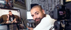 Seit drei Jahren lebt Firas Alshater in Berlin. Jetzt hat er ein Buch über sein Leben geschrieben: mit 25.