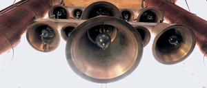 Glockenpracht. Zum ersten Mal seit 72 Jahren erklingen wieder Melodien aus der Parochialkirche. Früher gehörte die Musik zur Alt-Berliner Romantik. Fotos: Kitty Kleist-Heinrich