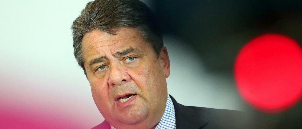 SPD-Chef Sigmar Gabriel handelt anders als er redet. 
